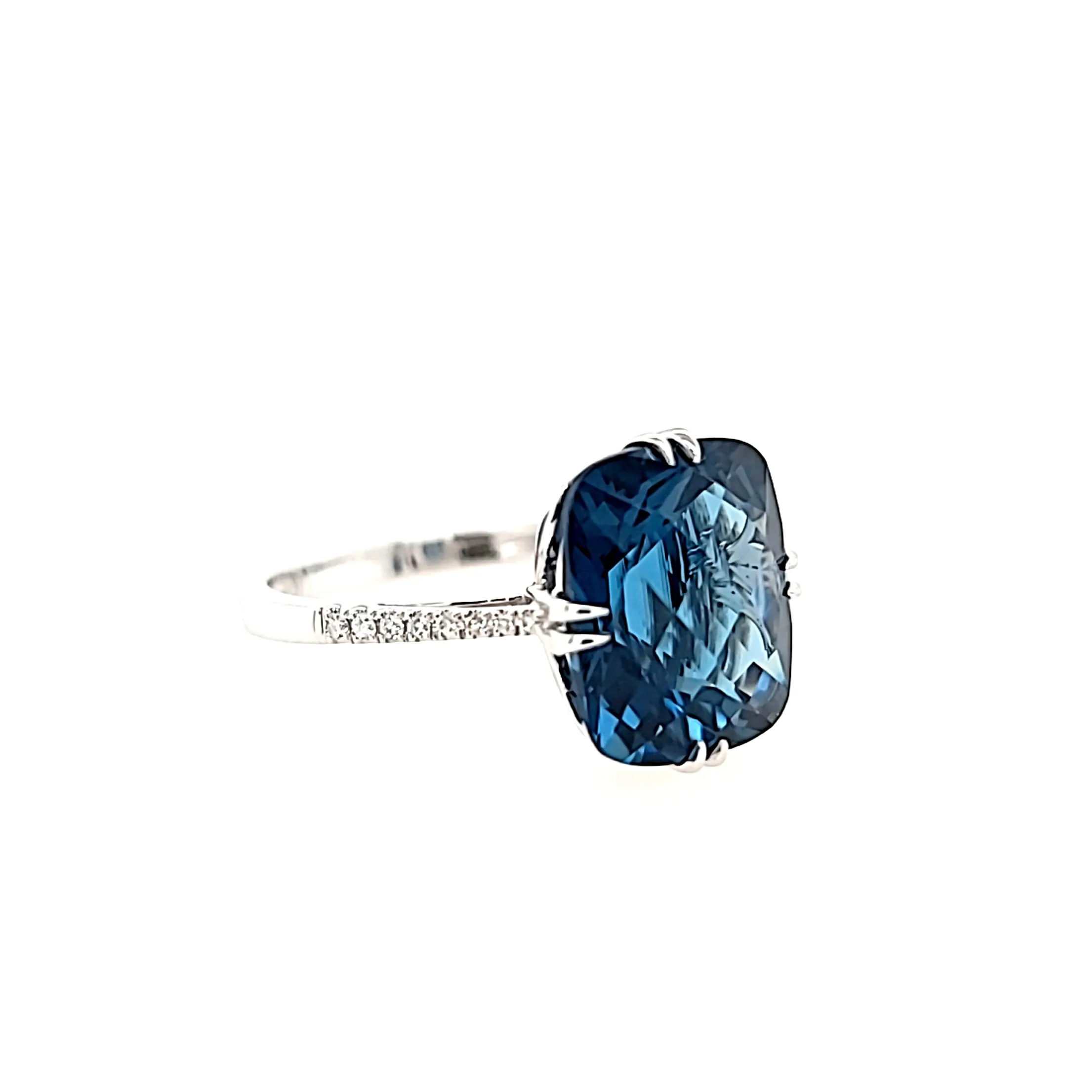 14k White Gold London Blue Topaz Ring (I8023)