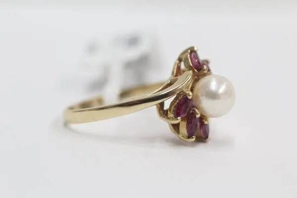 14K Yellow Gold Pearl Pink Topaz Gemstone Bypass Ring (Size 8 1/2)