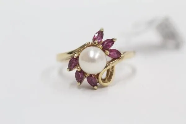 14K Yellow Gold Pearl Pink Topaz Gemstone Bypass Ring (Size 8 1/2)