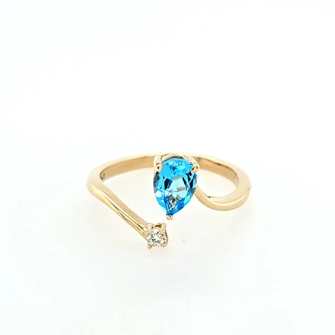 14k Yellow Gold Swiss Blue Topaz & Diamond Wraparound Ring (I8170)