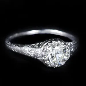 Art Deco Platinum 0.95 Carat Diamond Engagement Ring