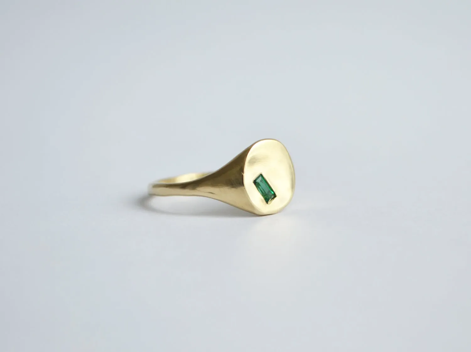 Gold Baguette Signet