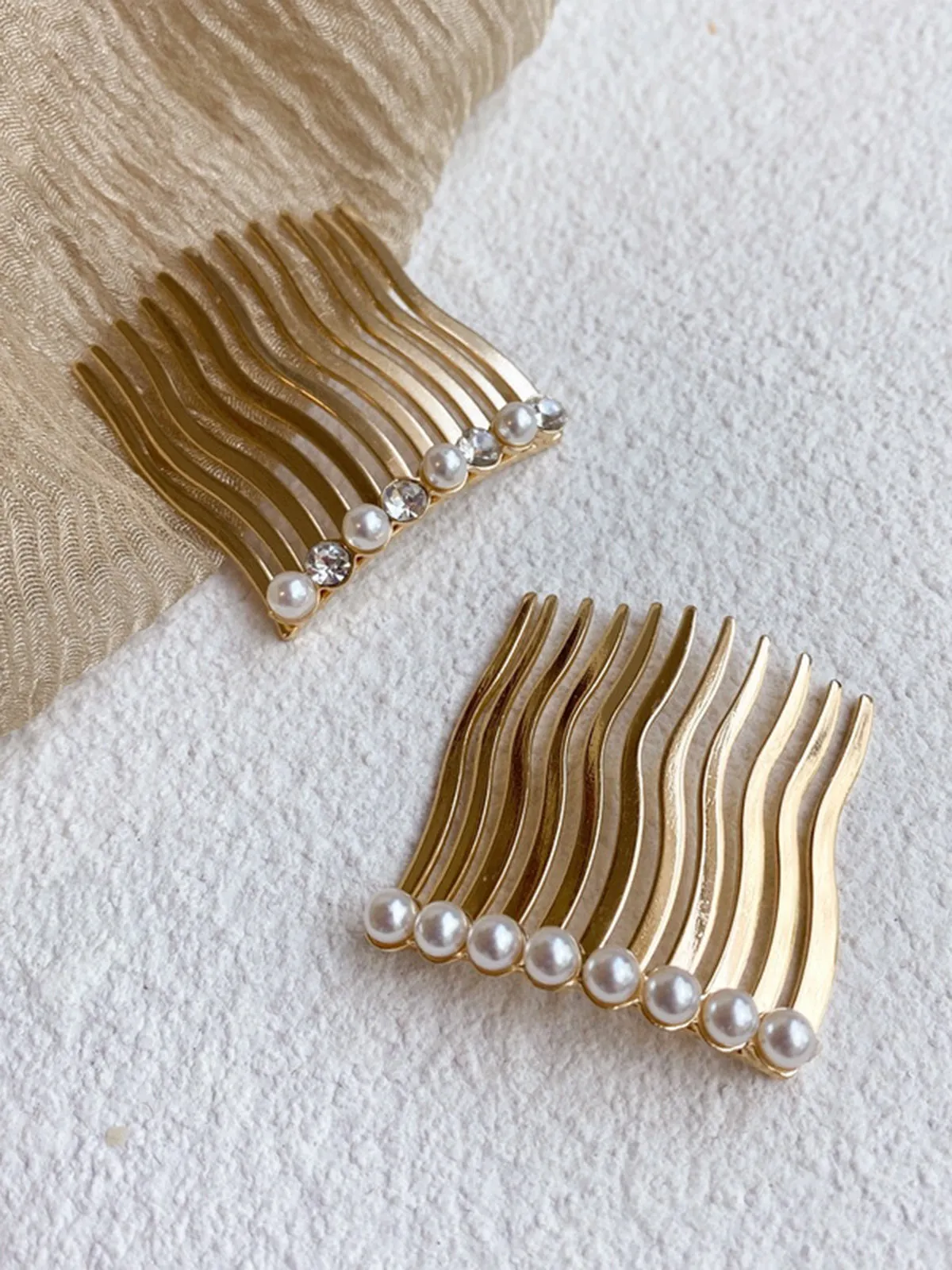 Inverted Pearl Seamless Bangs Hair Clip