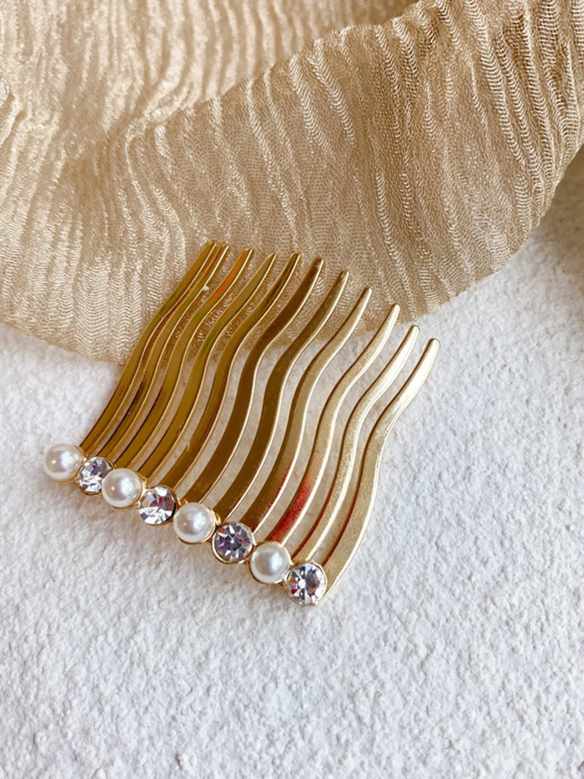 Inverted Pearl Seamless Bangs Hair Clip