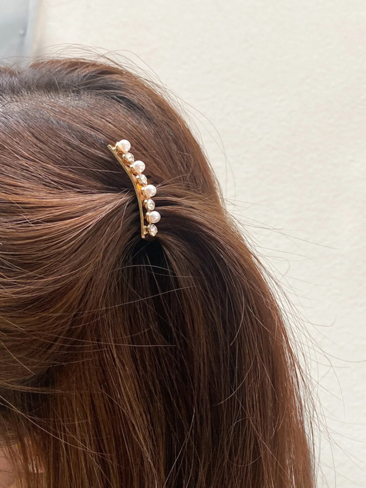 Inverted Pearl Seamless Bangs Hair Clip