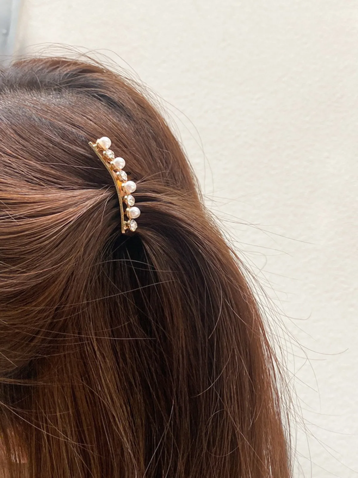 Inverted Pearl Seamless Bangs Hair Clip