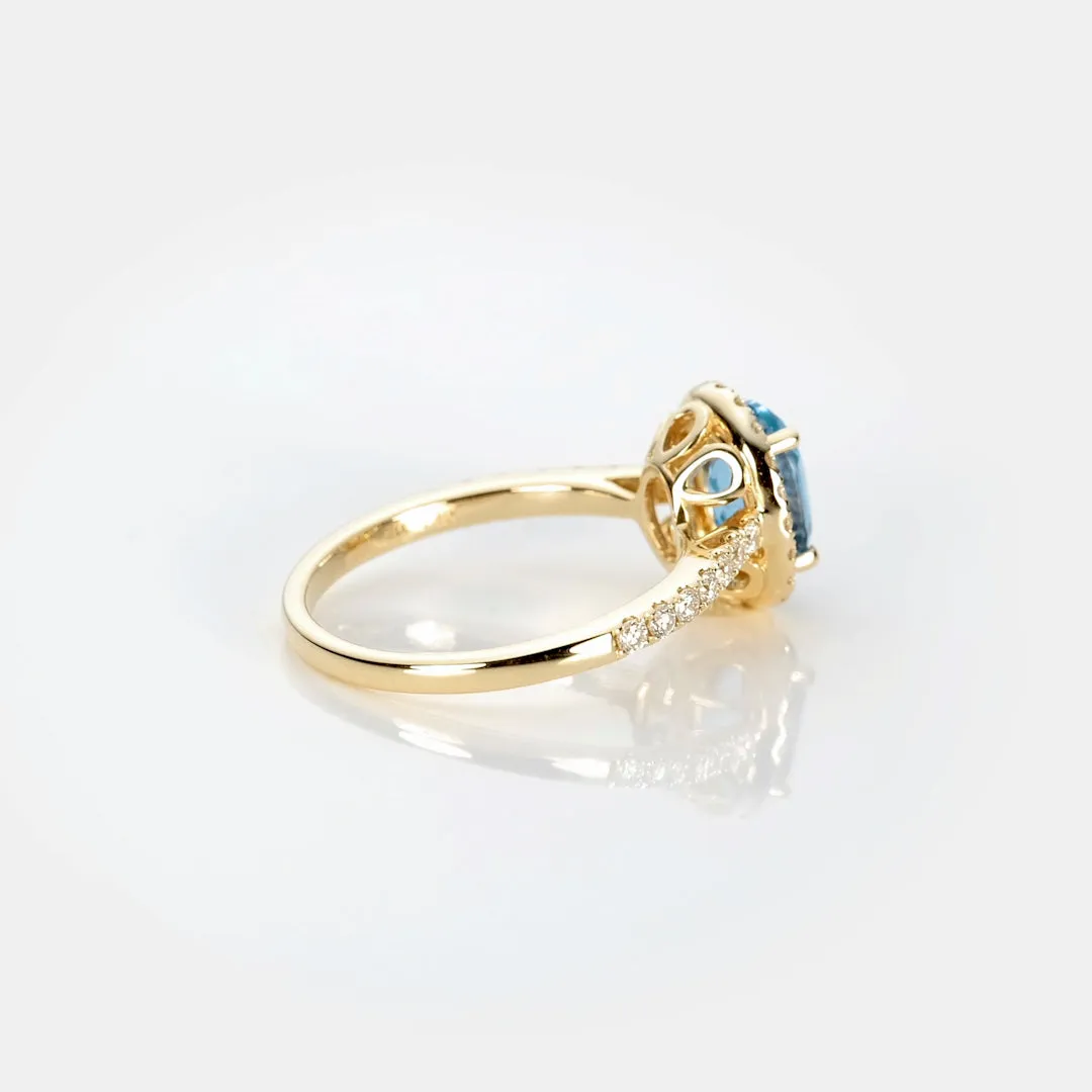 Oval Swiss Blue Topaz Halo Ring Rose Gold - Suna