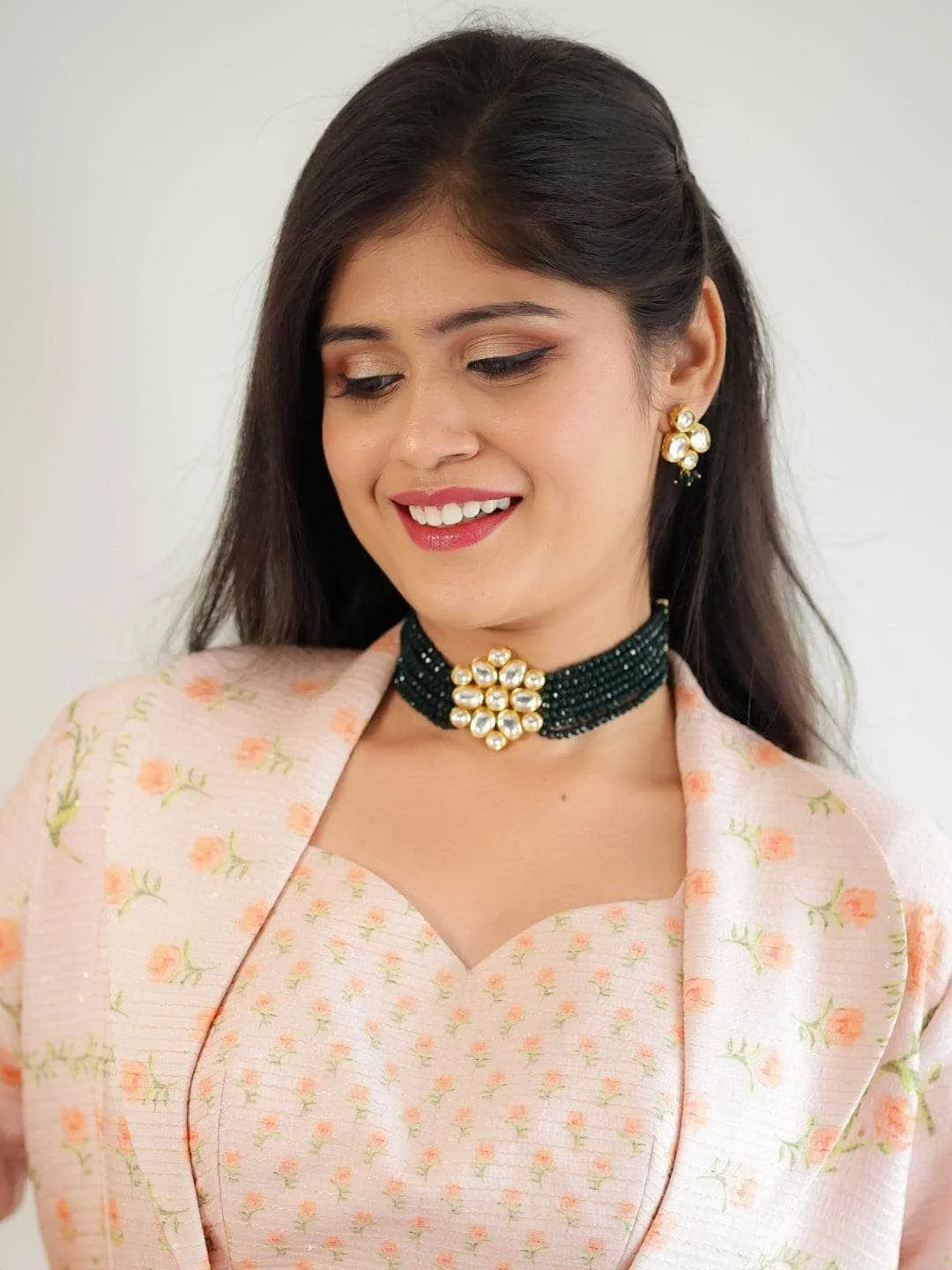 Simple Kundan Patch Choker Set