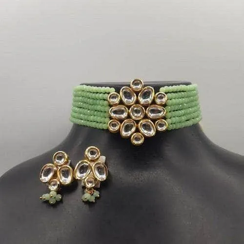 Simple Kundan Patch Choker Set