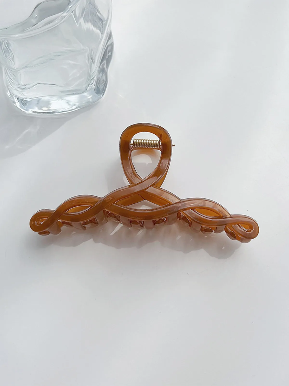 Translucent Grab Back Head Shark Clip Catcher