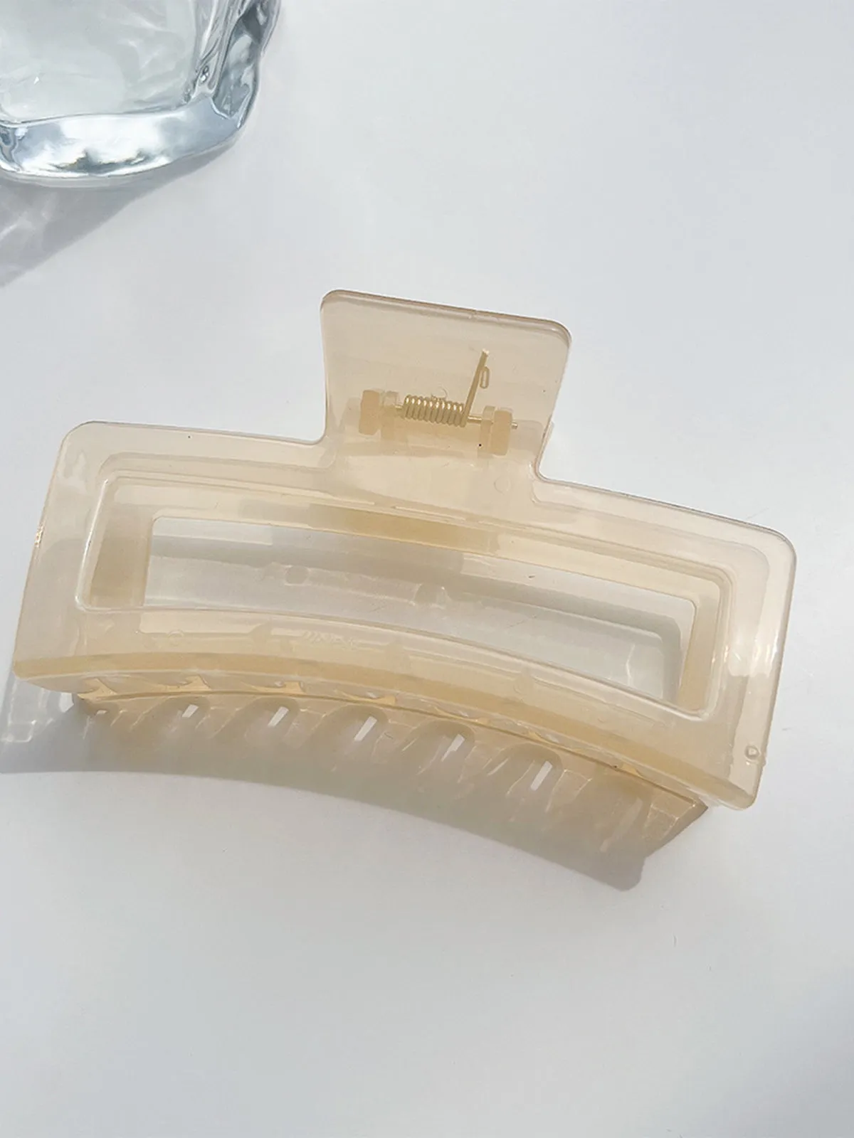 Translucent Grab Back Head Shark Clip Catcher