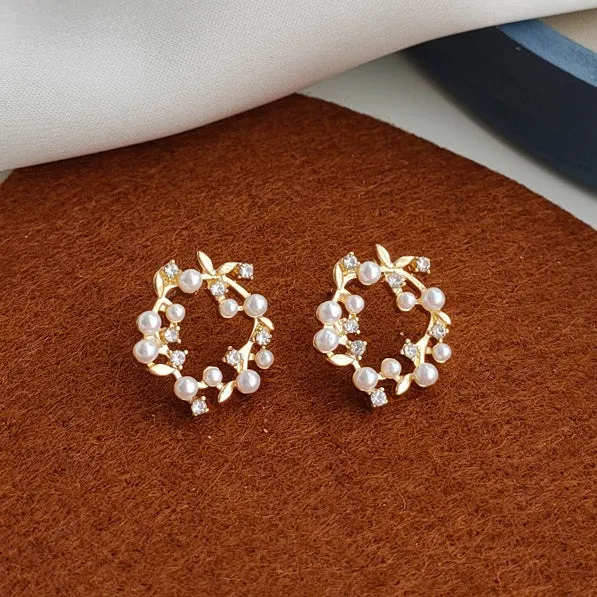 White Flower Pearl  Circle Wreath Crystal Rhinestone Invisible Clip On Stud Earrings